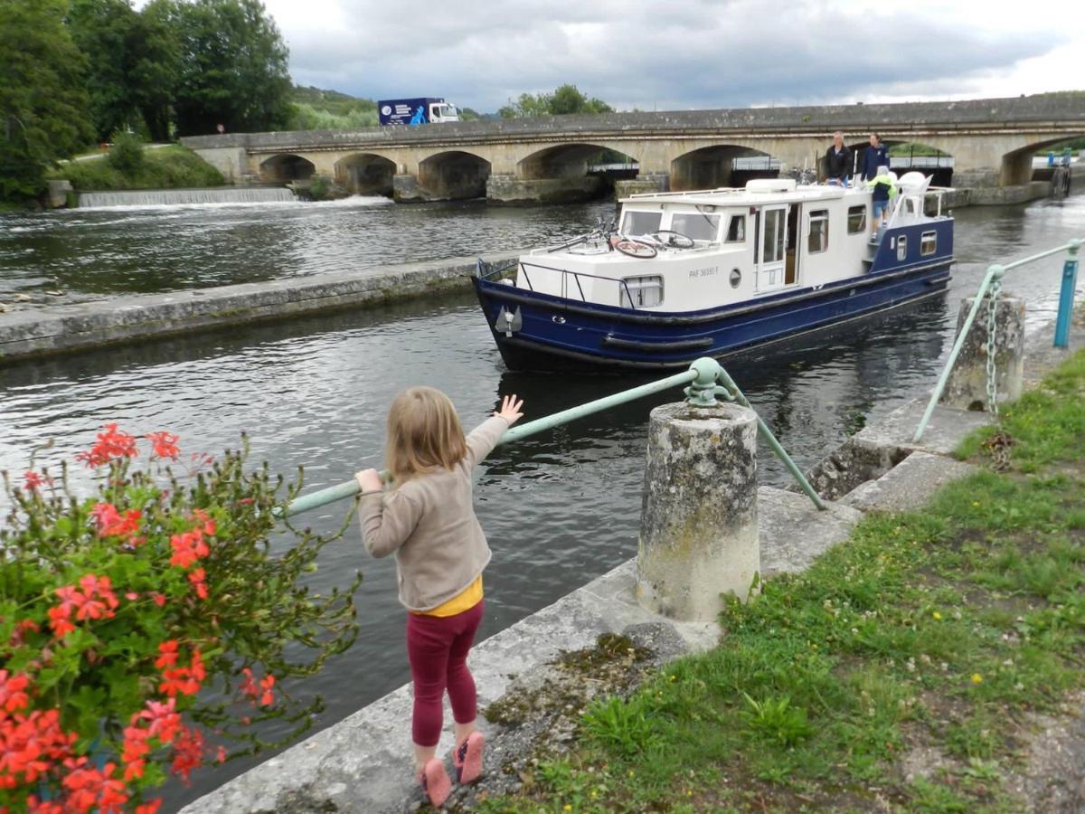 Entre Canal Et Vignes Bed & Breakfast Escolives-Sainte-Camille ภายนอก รูปภาพ